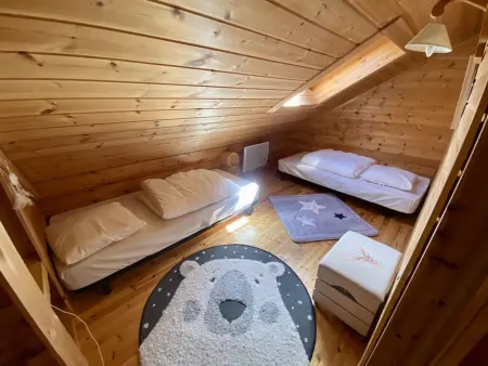 Haut de chalet 100m² avec sauna aux Angles, 6 pers. : photo 9