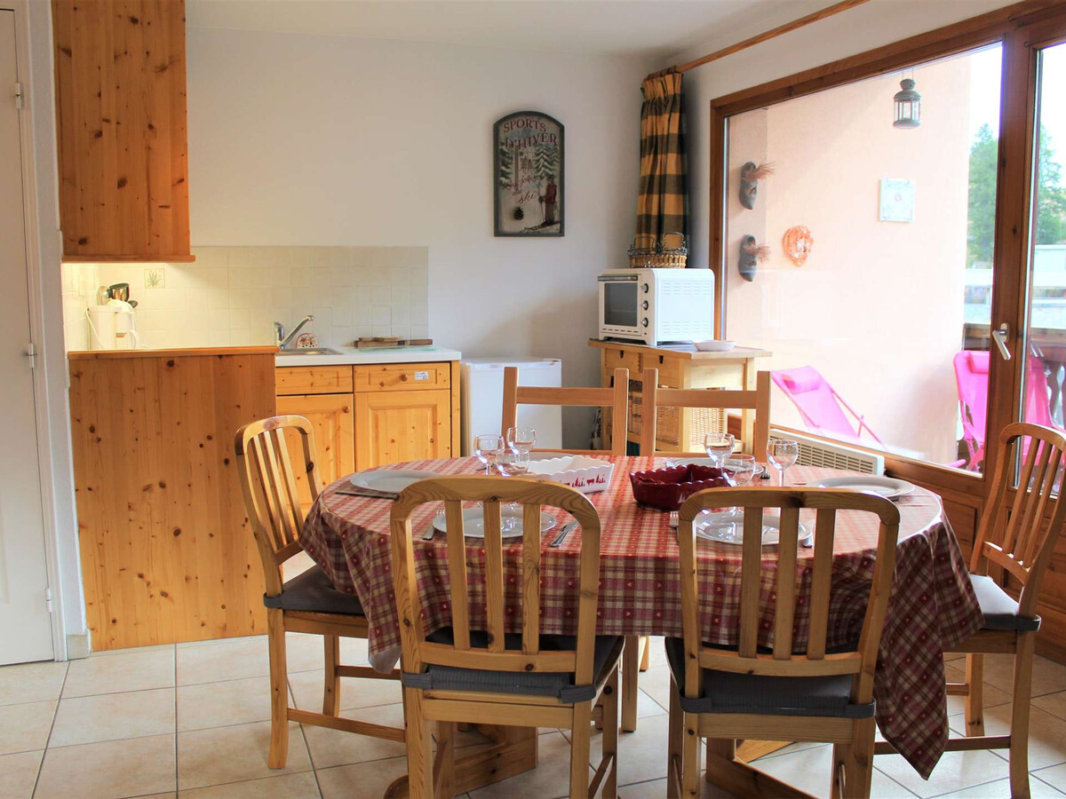 Appartement 3 pièces Vars, balcon sud-est, 100m des pistes - Photo 4