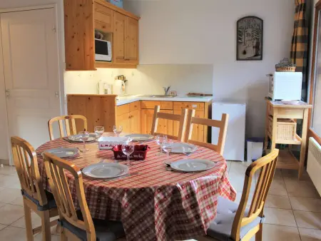 Location appartement à Vars, Appartement cosy à Vars Les Claux, 3 pièces, balcon, proche pistes et commerces, 6 couchages