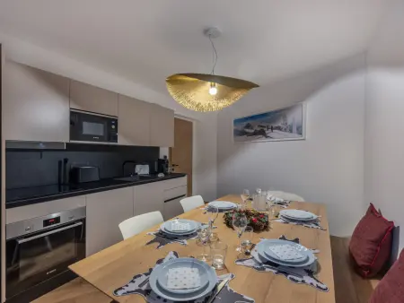 Appartement moderne proche des pistes avec parking à Courchevel : photo 4