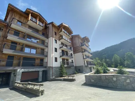 Appartement moderne proche des pistes avec parking à Courchevel : photo 15