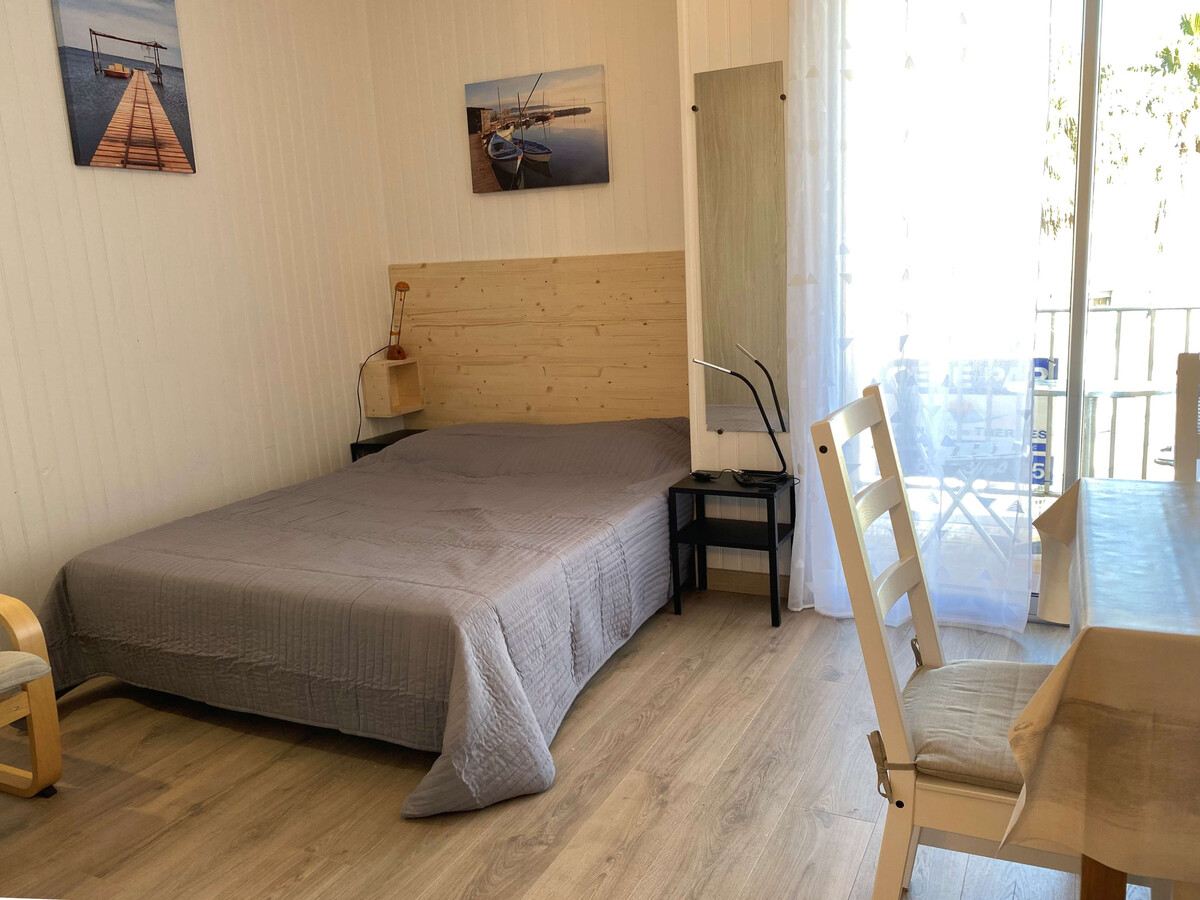 Studio rénové 2024 avec balcon, parc proche - Photo 1