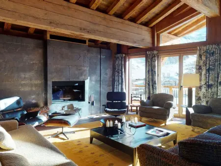 Location appartement à Val d'Isère, Chalet avec Piscine Chauffée, Accès Direct aux Pistes et Services de Luxe à Val-dIsère