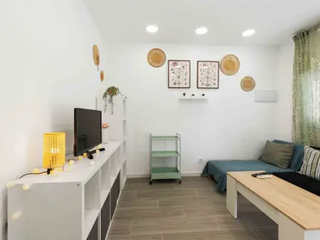 Maison Elena – Torrevieja, piscine à 650 m de la plage : photo 3
