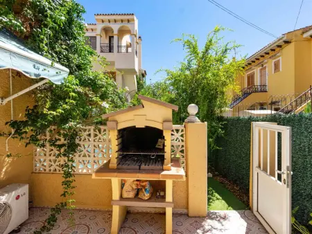 Maison Elena – Torrevieja, piscine à 650 m de la plage : photo 5