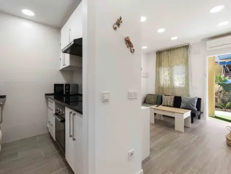 Maison Elena – Torrevieja, piscine à 650 m de la plage : photo 9