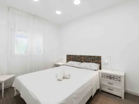 Maison Elena – Torrevieja, piscine à 650 m de la plage : photo 13