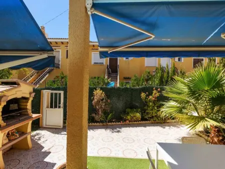 Maison Elena – Torrevieja, piscine à 650 m de la plage : photo 19