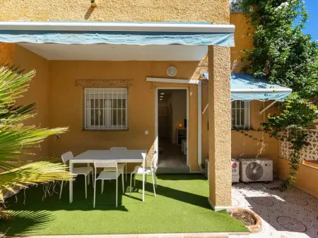 Maison Elena – Torrevieja, piscine à 650 m de la plage : photo 22