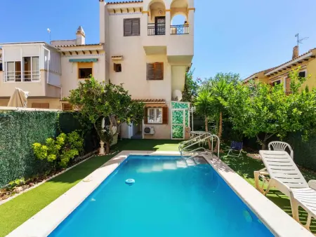 Maison Elena – Torrevieja, piscine à 650 m de la plage : photo 24