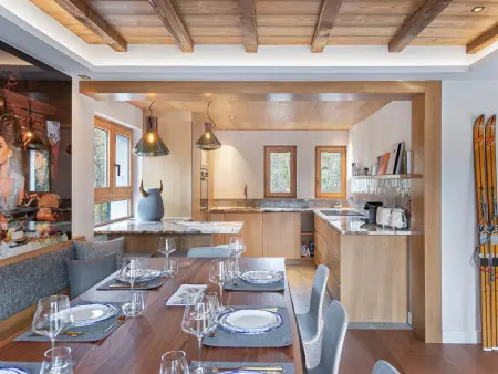 Chalet moderne et spacieux à Megève, 5 chambres, jacuzzi, salle TV, proche centre et remontée mécanique - Photo 5