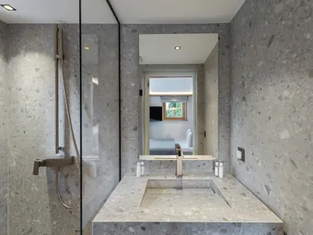 Chalet moderne et spacieux à Megève, 5 chambres, jacuzzi, salle TV, proche centre et remontée mécanique - Photo 10