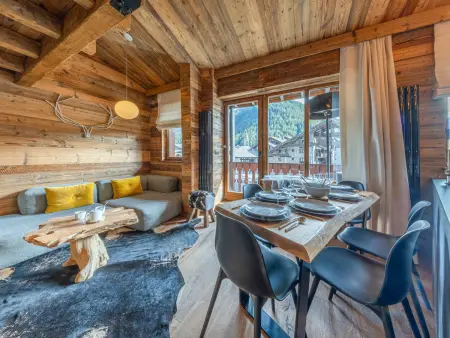 Location appartement à Val d'Isère, Appartement raffiné avec cheminée, balnéo et Wi-Fi à Val-d’Isère