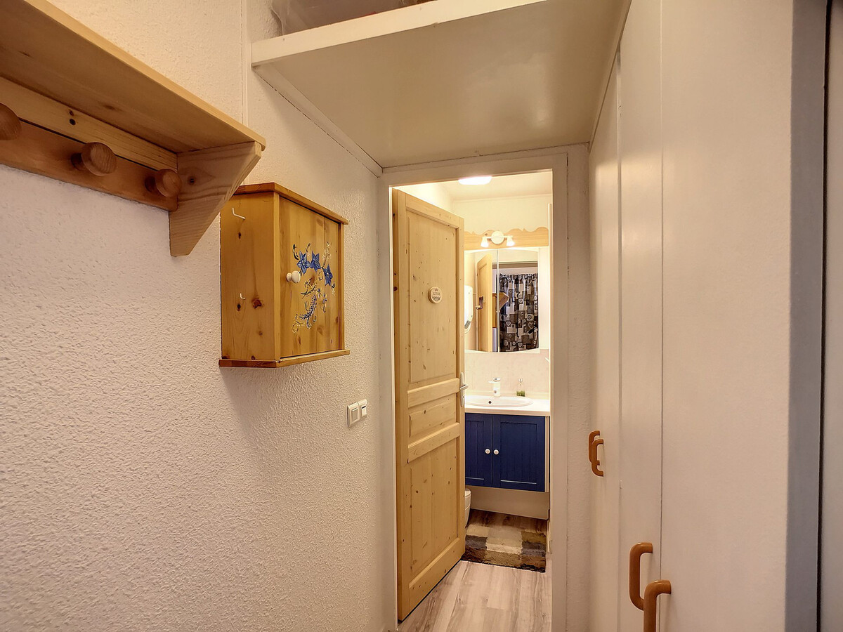 Studio cabine rénové 4 pers aux Menuires, balcon sud-ouest - Photo 6
