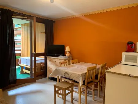 Studio cabine 4 personnes, balcon sud, navette gratuite à Morzine - Photo 7