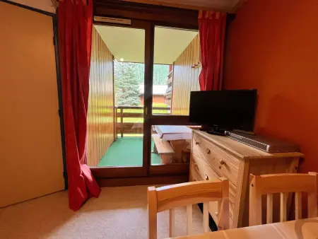 Studio cabine 4 personnes, balcon sud, navette gratuite à Morzine - Photo 8
