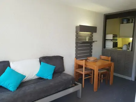 Location appartement à Les Menuires, Appartement cosy pour 4, pieds des pistes, Les Menuires, wifi, animaux ok
