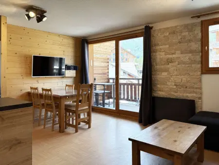 Duplex skis aux pieds, piscine, 8 personnes aux Orres - Photo 2