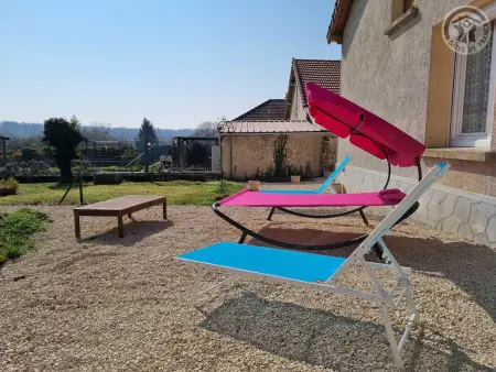 Location gite à Viels Maisons, Maison paisible avec jardin, animaux bienvenus, parking privé