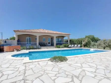 Location villa de vacances à Aigne