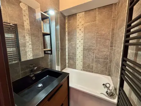 Appartement 2 pièces à l'Alpe d'Huez, balcon Sud, pistes à 100 m : photo 8