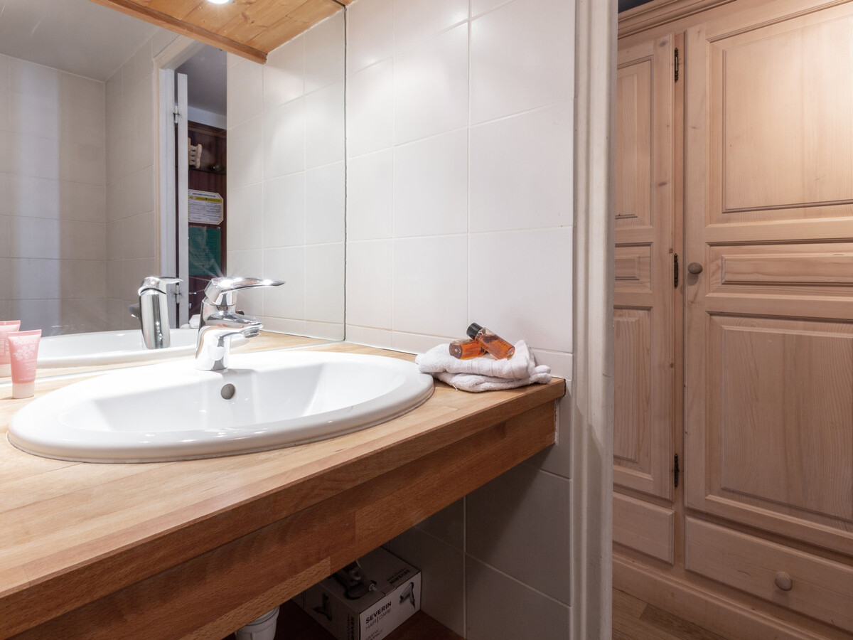 Studio 25m² balcon Est, casier à skis à Val-d'Isère - Photo 7