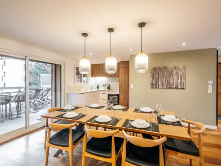 T4 110m² aux Deux Alpes : 2 terrasses et jacuzzi : photo 3