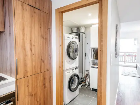 T4 110m² aux Deux Alpes : 2 terrasses et jacuzzi : photo 7