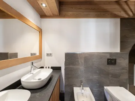 Appartement skis aux pieds à Courchevel avec parking et WIFI : photo 6