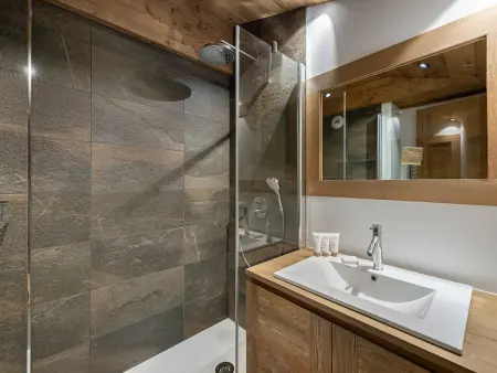 Appartement skis aux pieds à Courchevel avec parking et WIFI : photo 9