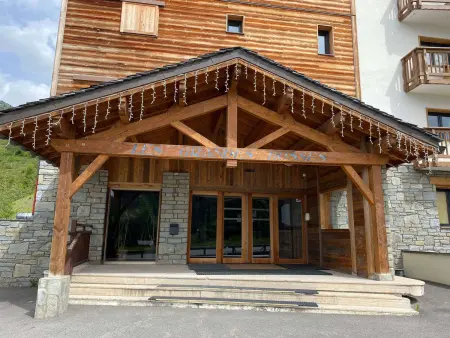 Appartement skis aux pieds à Courchevel avec parking et WIFI : photo 20