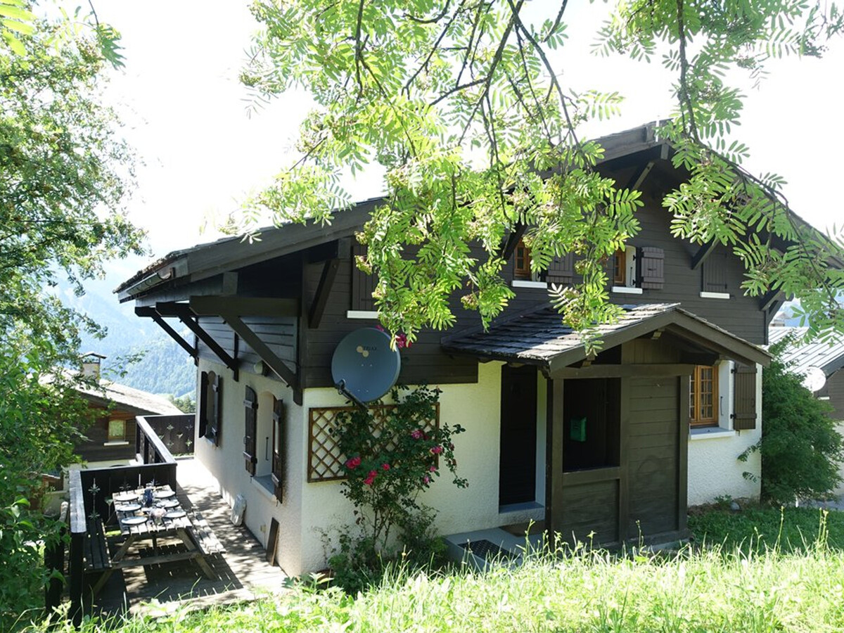 Chalet 5 chambres Crest-Voland, 200 m des pistes - Photo 1