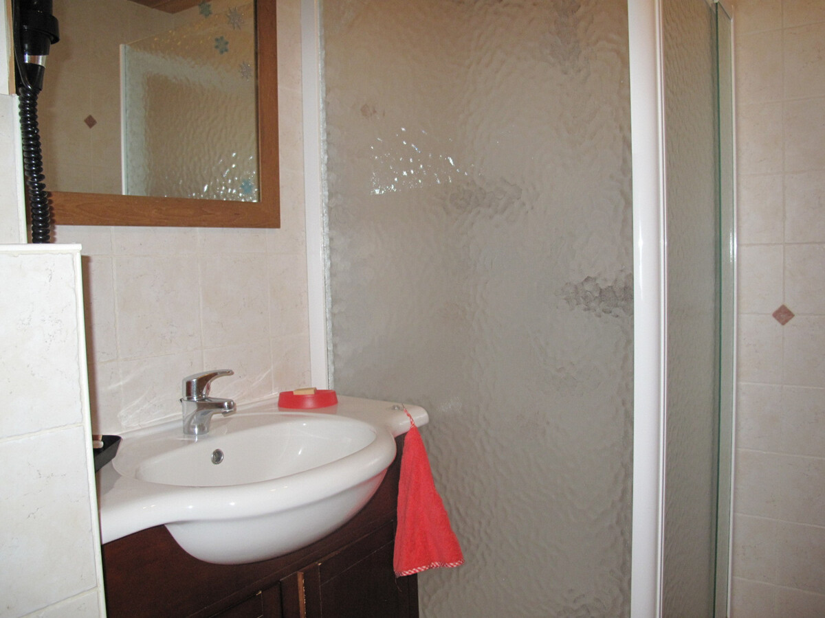 Charmant 3 pièces à Serre Chevalier, à 300m des pistes, terrasse, parking, Wi-Fi inclus - Photo 11
