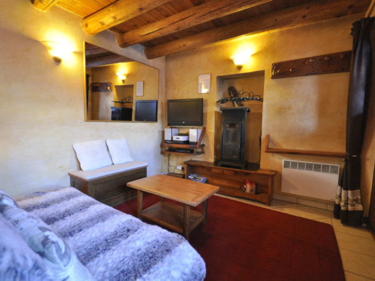 Appartement 2 pièces Serre Chevalier, poêle bois et local à ski - Photo 2