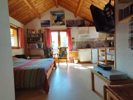 Appartement 2 pièces Saint-Chaffrey, garage + WiFi : photo 3
