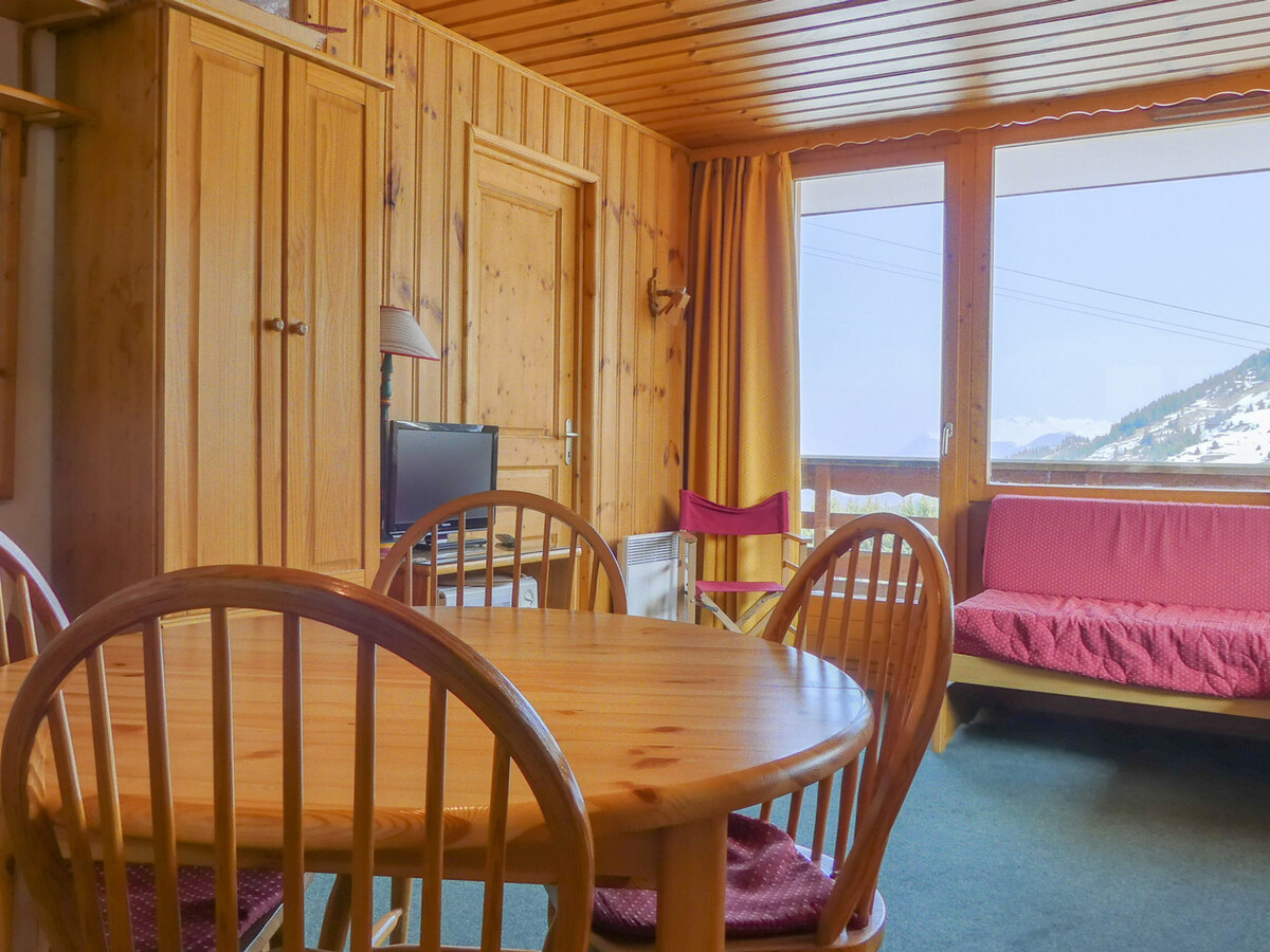 Appartement 4 pers. Méribel, balcon d'angle, séjour avec lits gigognes - Photo 6