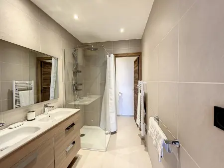 Appart 8 pers, 4 chambres, terrasse face au Mont-Blanc : photo 14