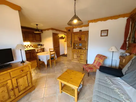 Location appartement à Les Carroz d'Arâches, Appartement 3 pièces cosy, 6 personnes, près de la piscine et du ski bus, parking inclus.