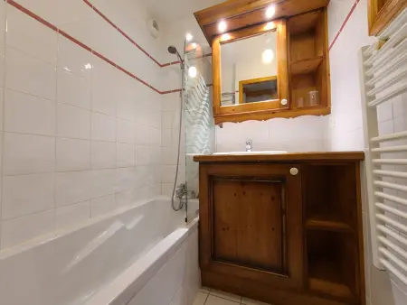 Appartement 3 pièces Les Alpages, 6 personnes, face piscine : photo 6