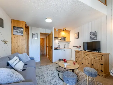 Location appartement à Val d'Isère, Studio agréable avec mezzanine, balcon et proche commodités à Val-dIsère