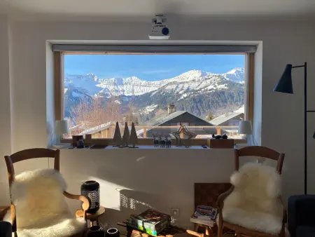 Chalet rénové pour 12 pers., à 100m des pistes, 300m des commerces, terrasses et parking inclus - Photo 2