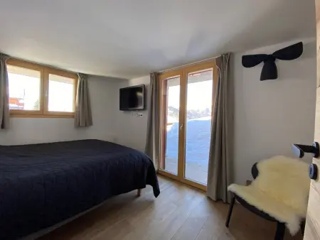 Chalet rénové pour 12 pers., à 100m des pistes, 300m des commerces, terrasses et parking inclus - Photo 3