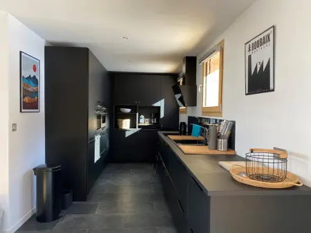 Chalet rénové pour 12 pers., à 100m des pistes, 300m des commerces, terrasses et parking inclus - Photo 5