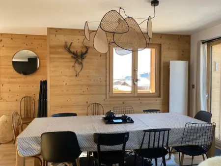 Chalet rénové pour 12 pers., à 100m des pistes, 300m des commerces, terrasses et parking inclus - Photo 10