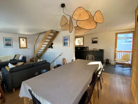 Chalet rénové pour 12 pers., à 100m des pistes, 300m des commerces, terrasses et parking inclus - Photo 11