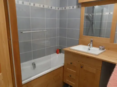Appartement T3 cosy à Arêches, balcon sud-ouest et navette ski : photo 6