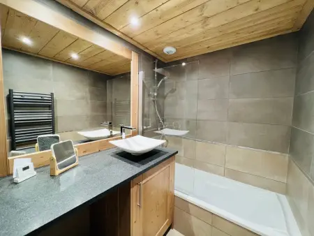 Les Saisies : appartement neuf 3 pièces, parking couvert, vue Beaufortain : photo 3