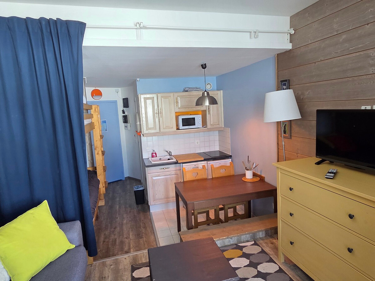 Studio rénové 23m² balcon, accès direct aux pistes - Photo 1