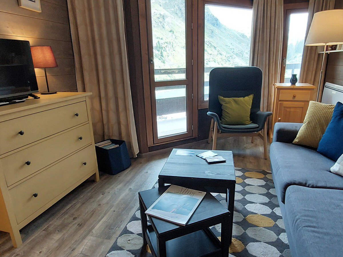 Studio rénové 23m² balcon, accès direct aux pistes - Photo 2