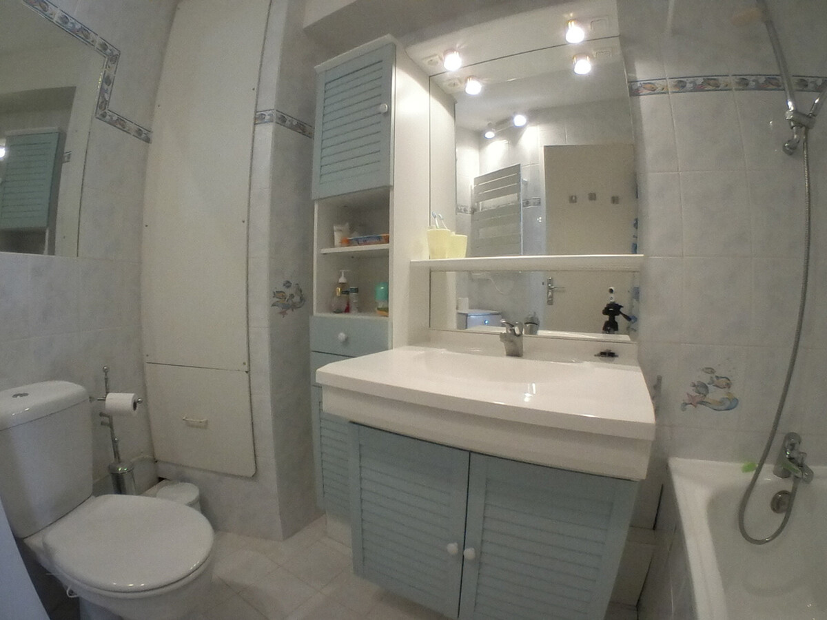 Studio rénové 23m² balcon, accès direct aux pistes - Photo 6